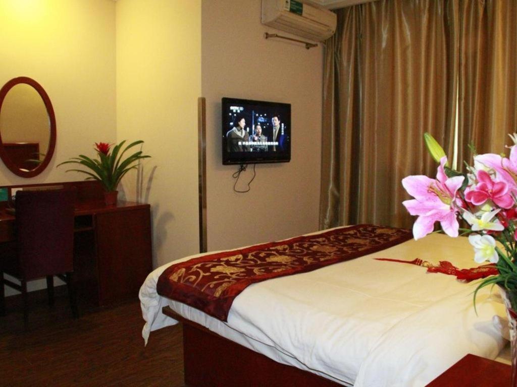Greentree Inn Shanghai Guangxin Road Tongji Hospital Express Hotel Dış mekan fotoğraf