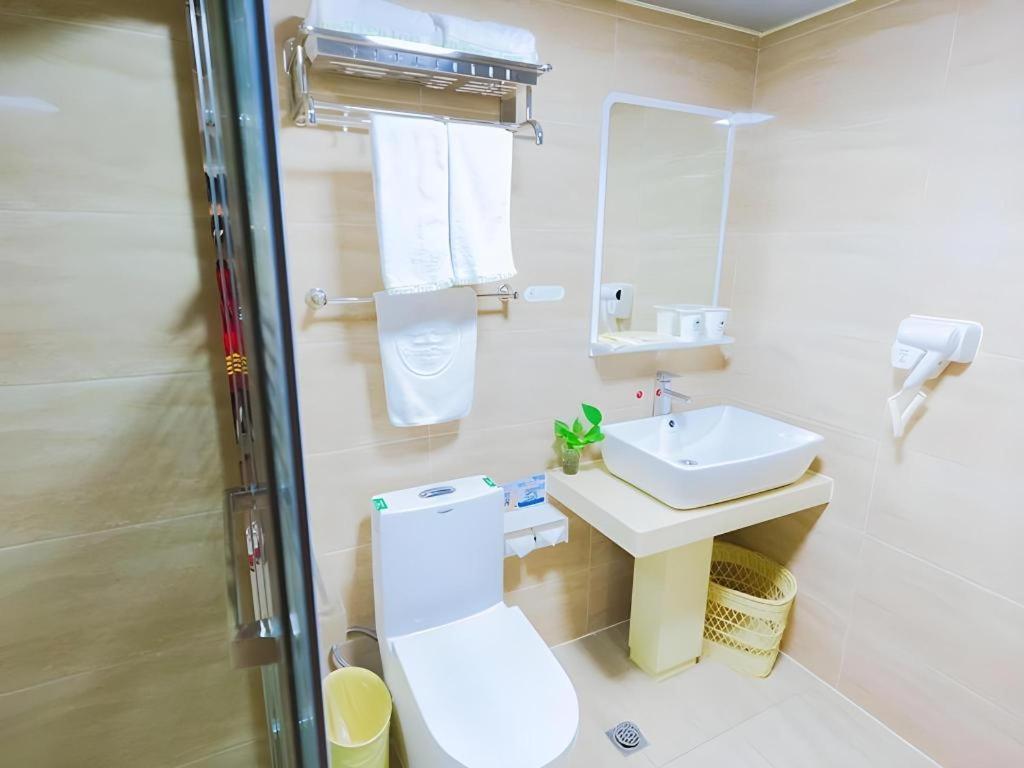 Greentree Inn Shanghai Guangxin Road Tongji Hospital Express Hotel Dış mekan fotoğraf